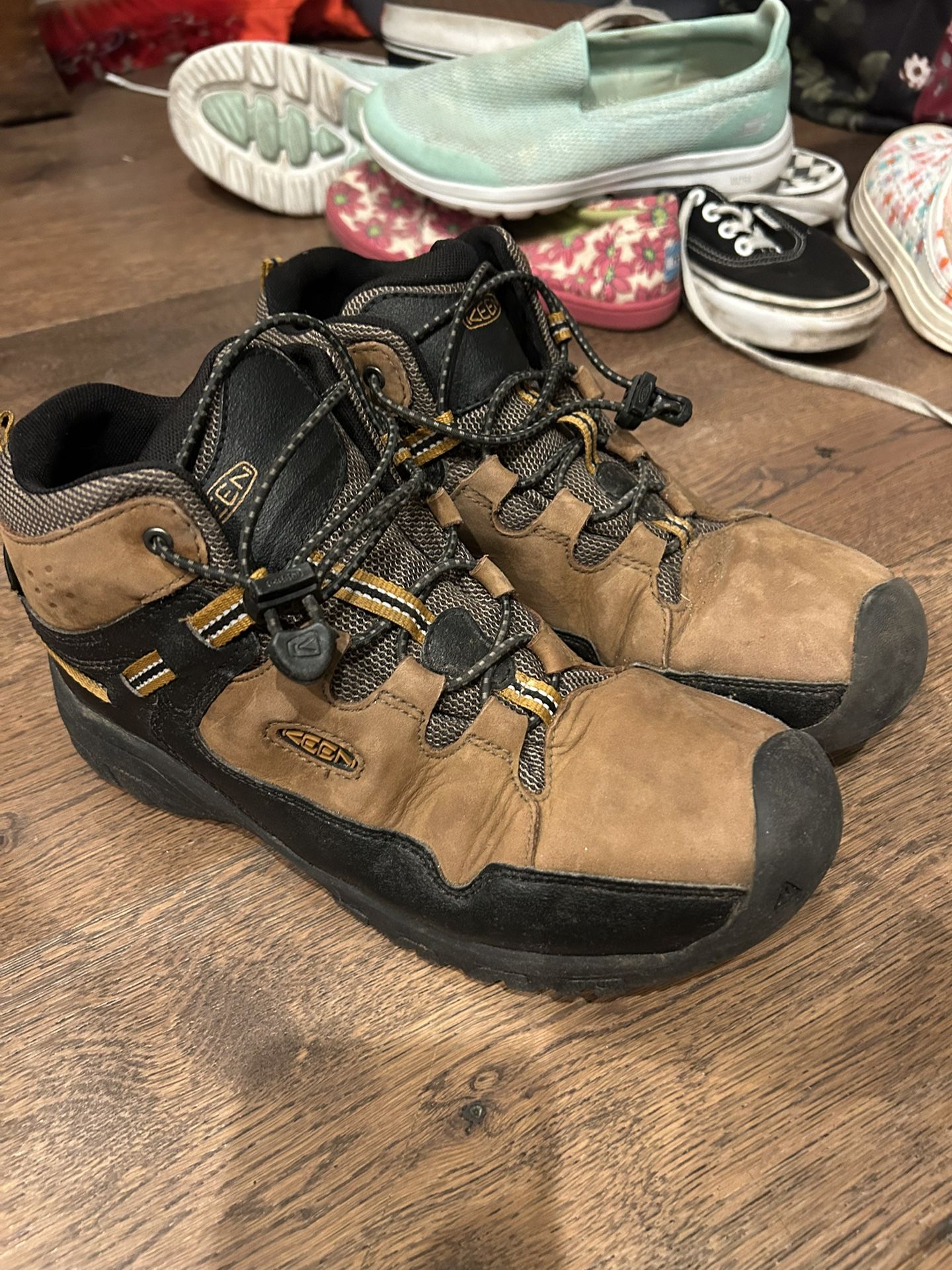 Keen Waterproof Girls Hiking Boot Brown