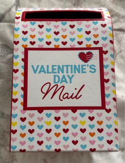 Valentine’s Day mailbox with pink and red hearts