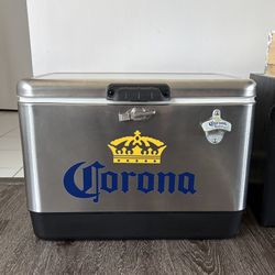 Cooler/Ice Chest — 51 Liters