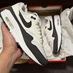 Womens Nike Size 6.5 Air Max 1 New
