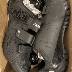 Road Cycling Shoes + Pedals – Size 47
