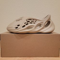 Yeezy Foam Runner sz. 10