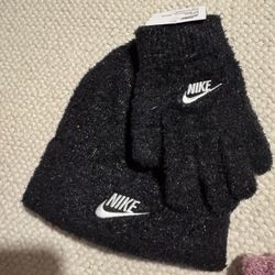 Nike Black Two Piece Hat And glove Set 