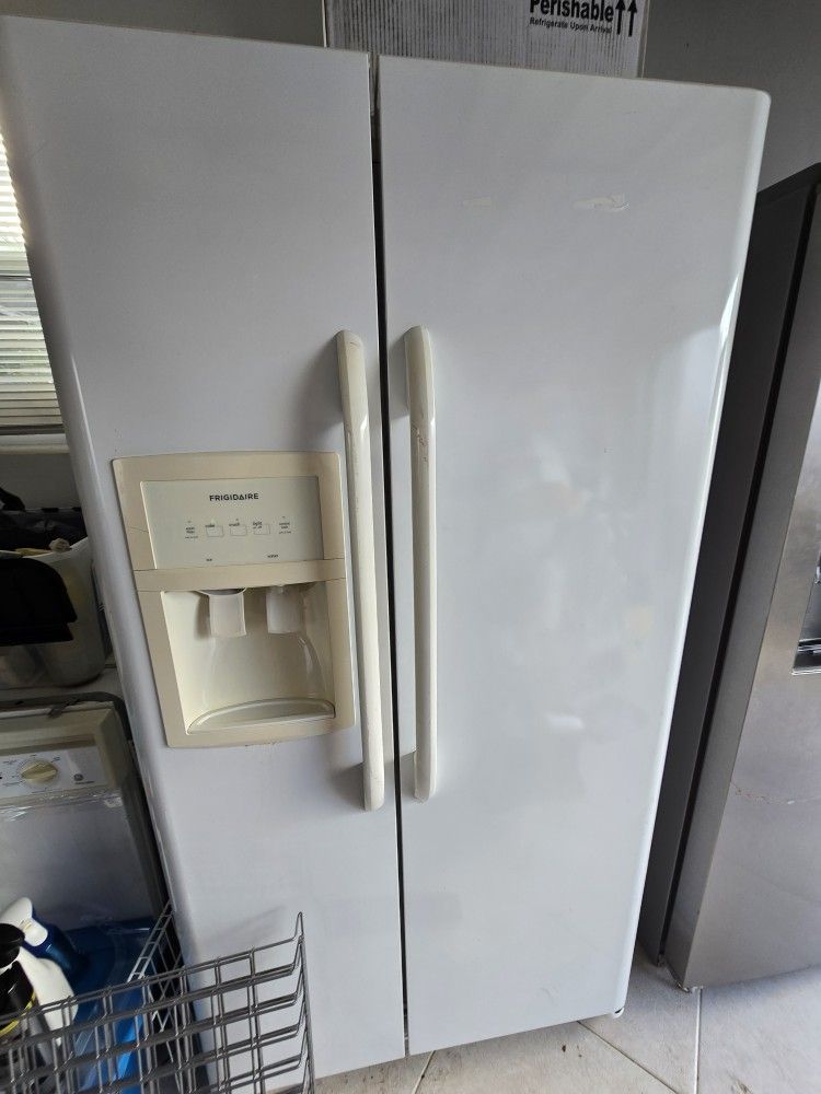 Fridge With Freezer