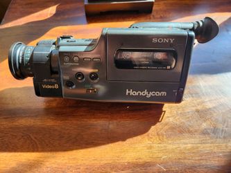 Sony Handycam CCD-F40 Video8 Camcorder