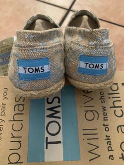 TOMS slip-on