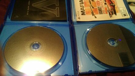 PS4 Grand Theft Auto V and Mafia 3