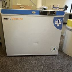 Countertop Vaccine Freezer