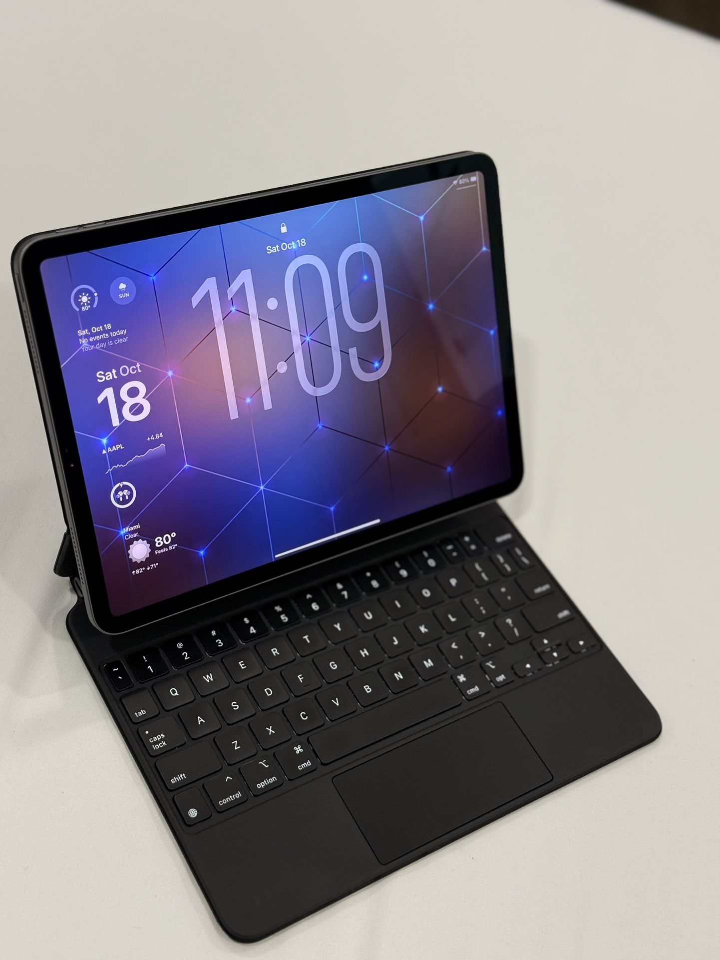 iPad Pro 11” (2nd Gen – 256GB, Wi-Fi, Space Gray) + Magic Keyboard + Apple Pencil – Like New