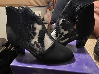 Cestfini size 9 lace woman's shoes