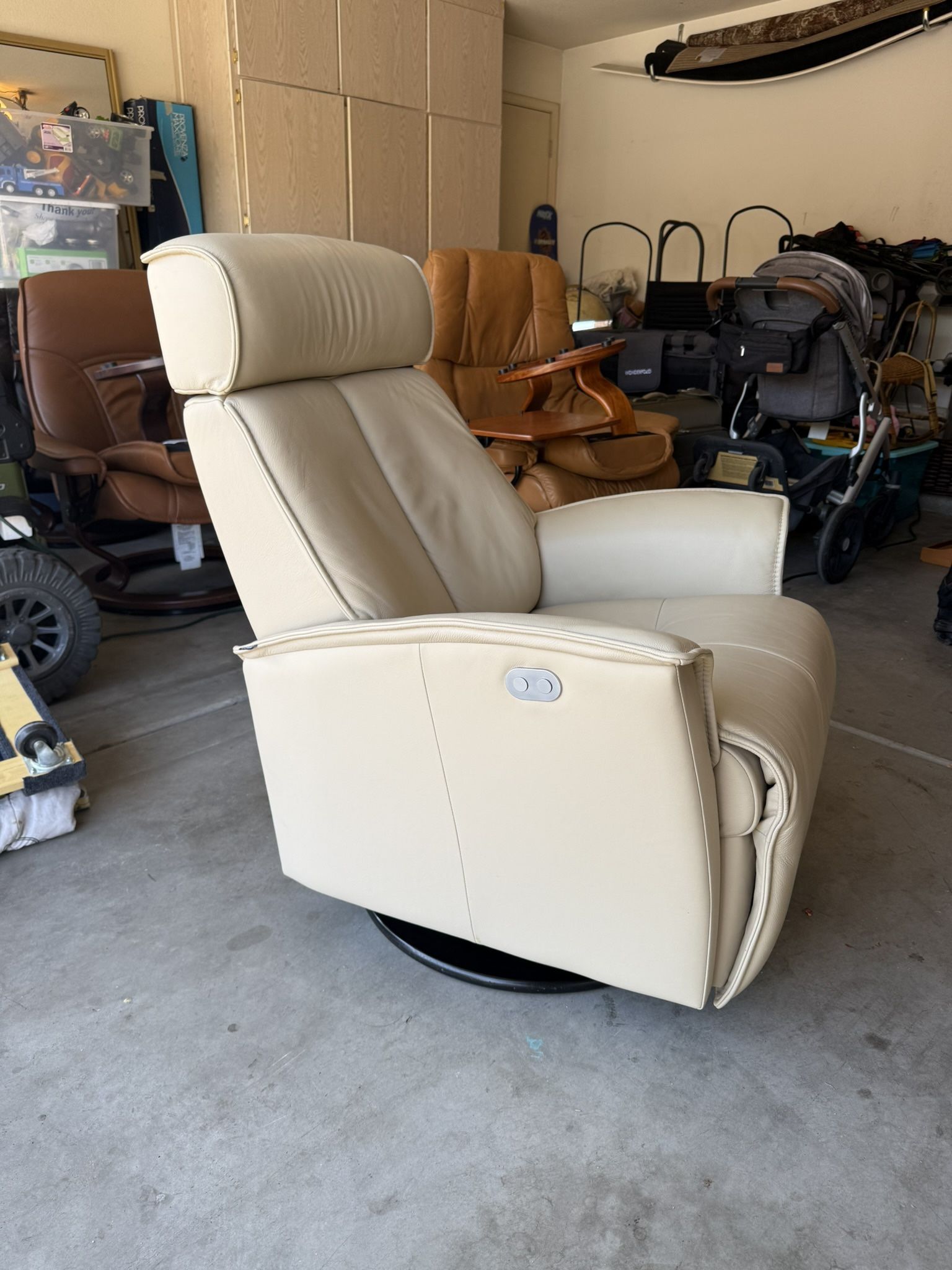 Fjords Venice Power Recliner And Footrest