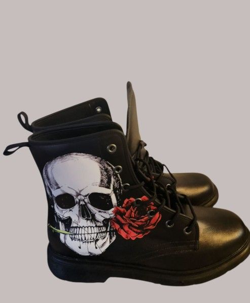 Black Skull and Red Roses  Leather Boots Size 13