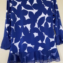 Alfani Top, Size PM, Royal Blue and White Floral