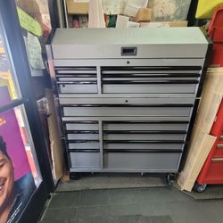 ROLLING TOOL CHEST  (TOP & BOTTOM)