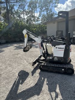 BOBCAT MINI EXCAVATOR E10