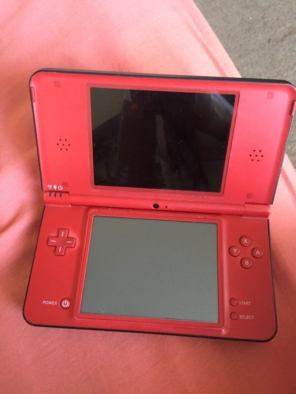 Nintendo DSi XL - Red (Super Mario Bros. 25th Anniversary Edition