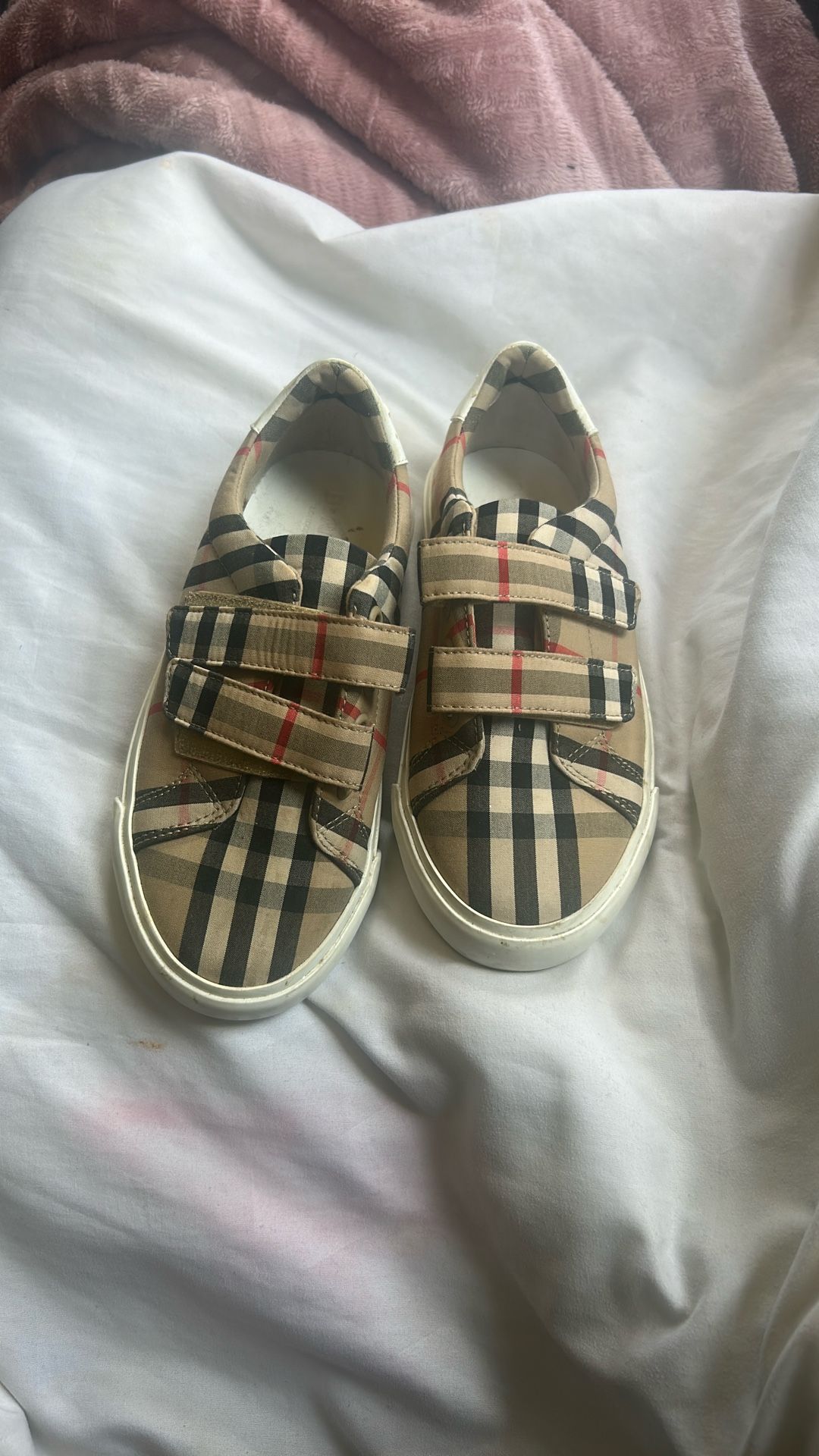 Lightly Used All Authentic Shoe .Burberry , Nike And All Star