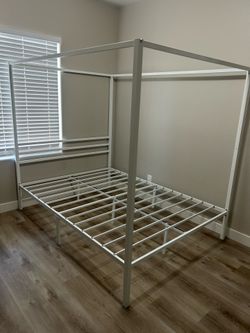 Queen Size Canopy Bed Frame