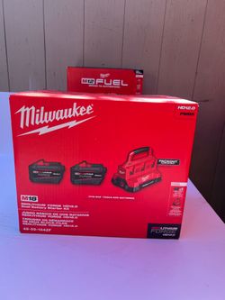 Milwaukee Packout fas charger kit new