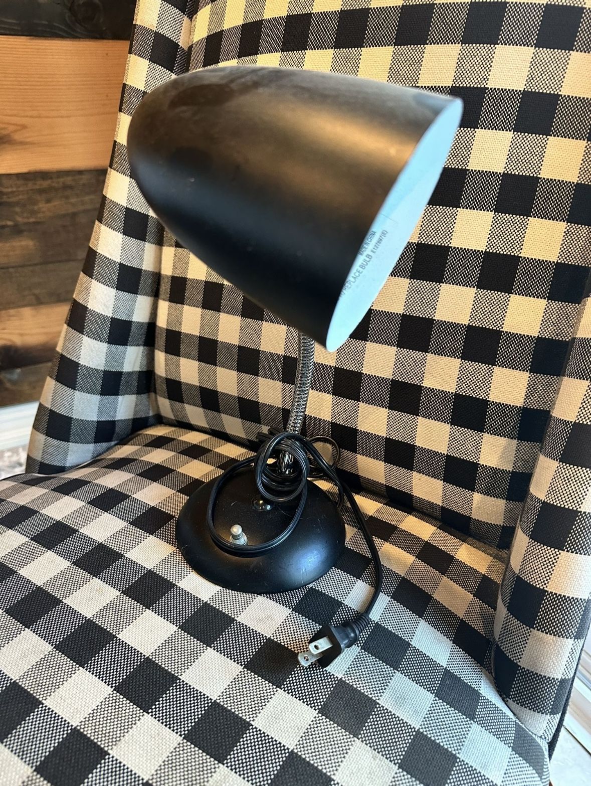Black Desk Lamp YES It Works đź’ˇ