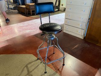 CRAFTSMAN Swiveling Adjustable Height Shop Stool