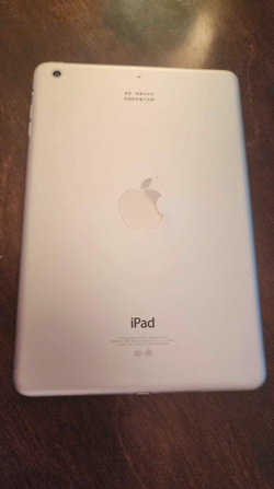 Apple iPad (4th Generation) A1458 16 GB, Wi-Fi, 9.7 in - White