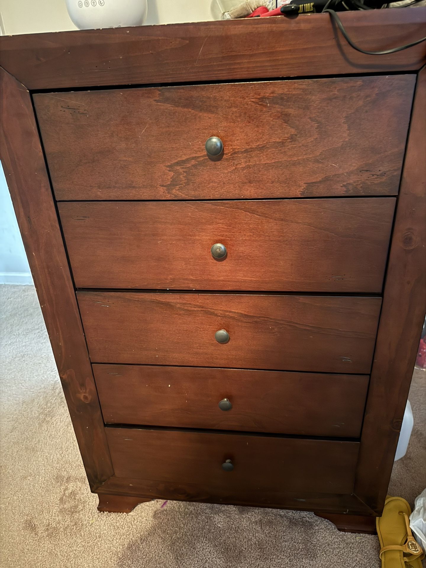 FREE DRESSERS