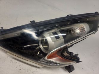 2020 Nissan 370z Driver side headlight assembly