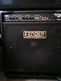 Bass Amp Fender Rumble black fro nt 15+horn