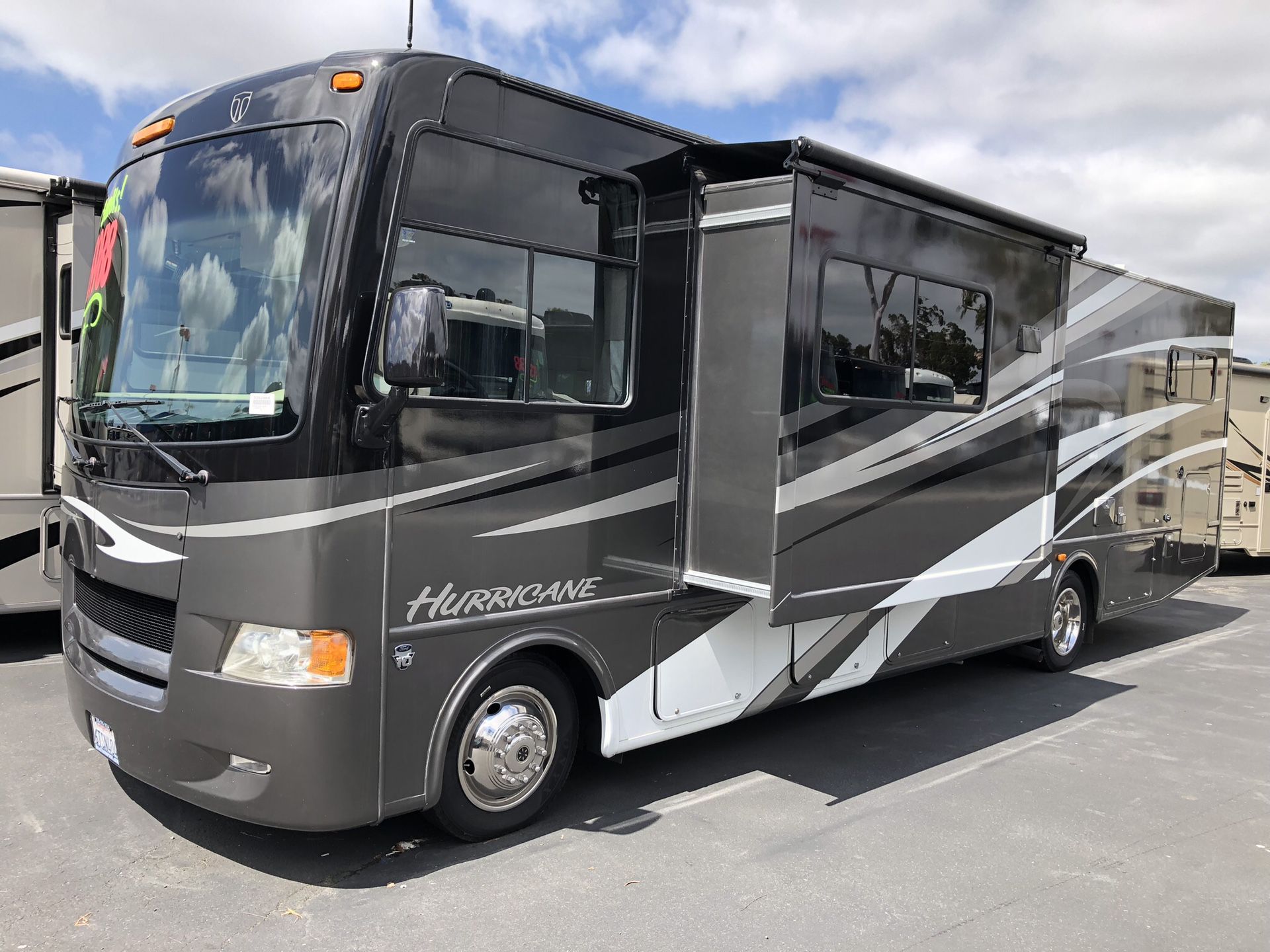 2012 31G Thor Hurricane-Bunk model motorhome with low miles