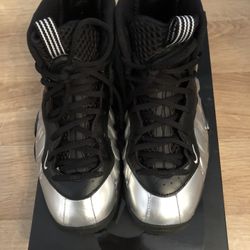 Nike Foamposite Kid Size 5y. $70.00