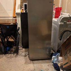 Standing Freezer