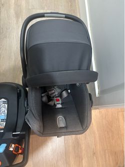 UPPAbaby MESA V2 Infant Car Seat + Base + Infant Insert - Jake (Charcoal Melange)