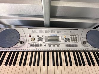 Yamaha PSR-275  61-key portable electronic keyboard