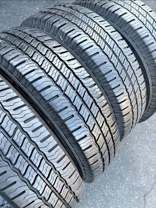 245 75 16 Tires Con 80% De Vida Las 4 De La Marca Michelin