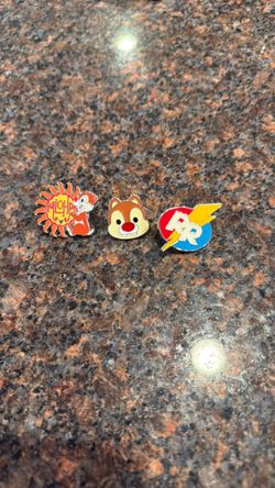 Disney Pins Chip & Dale