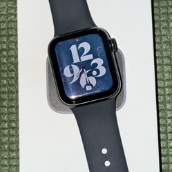 Apple Watch SE 3 GPS + Cellular 40mm Midnight Aluminum Case With Midnight Sport Band - S/M