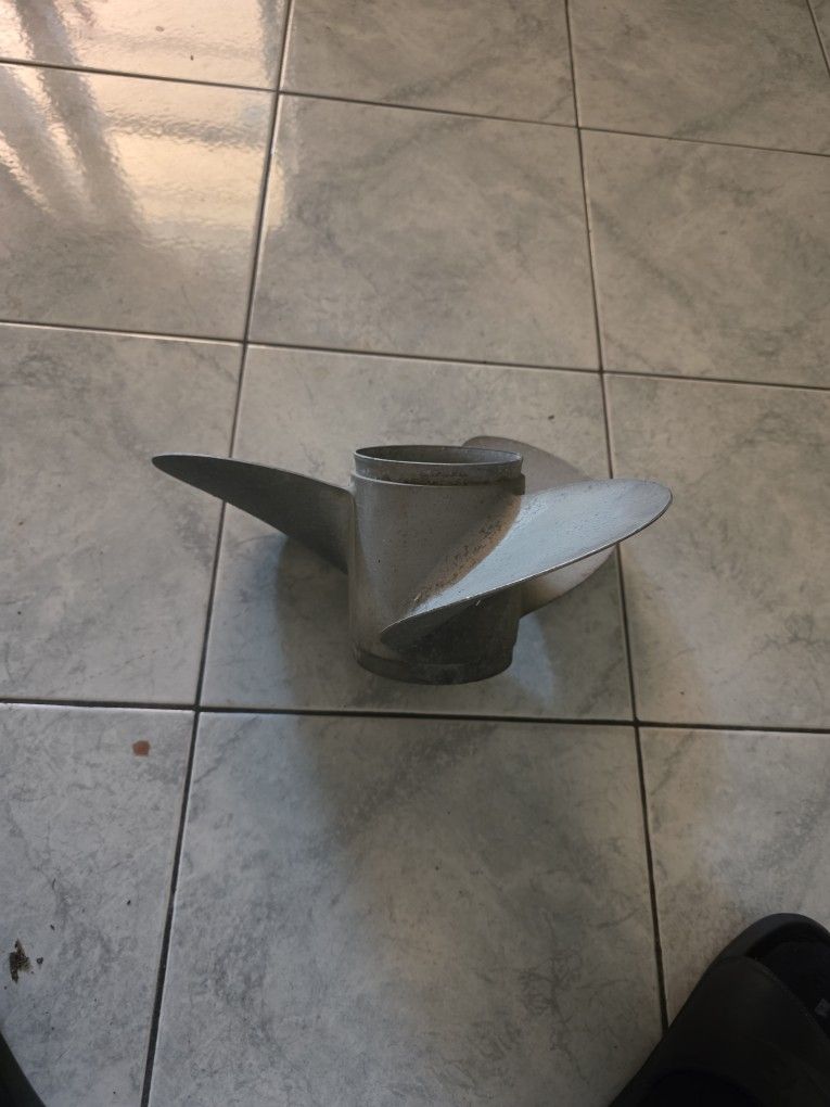 MERCURY 3-BLADE PROP 48.78118-17p