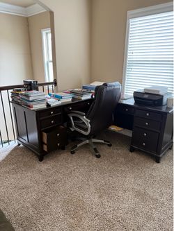 Desk brand new never used