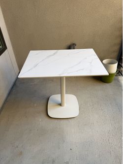 West Elm Indoor / Outdoor Bistro Table – Modern Marble Look