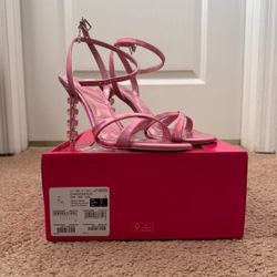 Barbie x Aldo Barbie Sandal in a size women’s 8.5