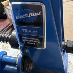 Park tool wheel stand