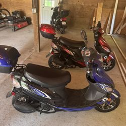 Gator Express mopeds all with under 70miles