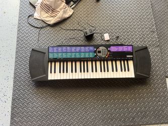 $20 Yamaha PSR-77 Electronic Keyboard