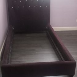 Twin Bed  In Excellent Shap $300