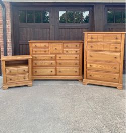Dresser set