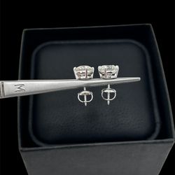 Natural Round Shape Diamond Studs In White Gold