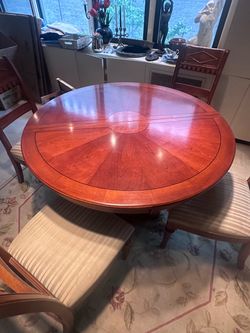 Vintage Livingstone Expandable Dining Room Table