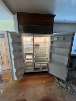 SUB ZERO REFRIGERATOR