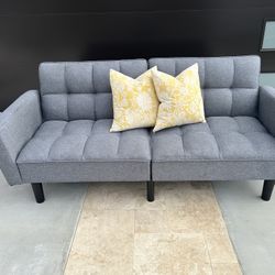 Futon / Sofa - Great Dorm Or Office 